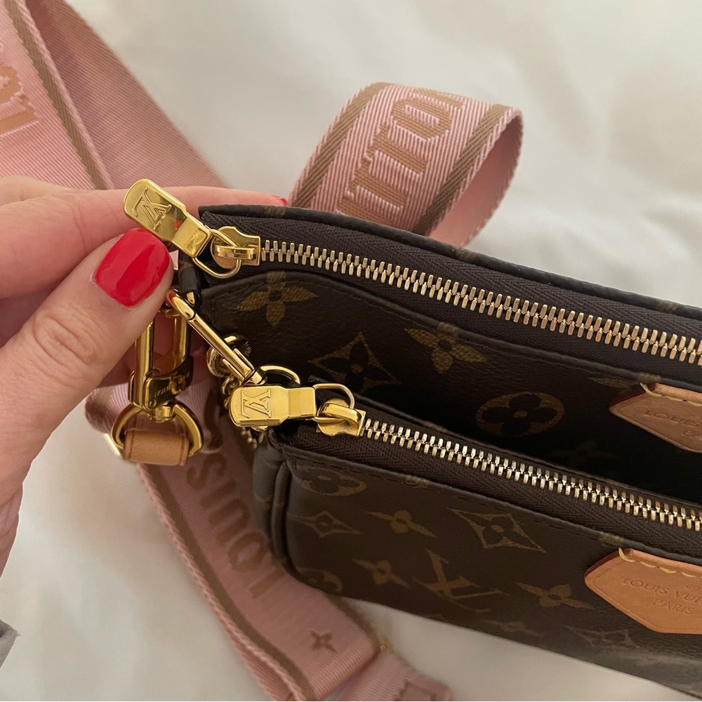 MUST GO LOUIS VUITTON MULTI-POCHETTE! - Picture 4 of 11